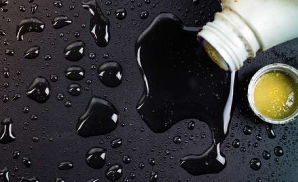 4 Jenis Air Keras yang Membahayakan Kulit