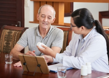 Cara Memilih Jasa Perawat Pasien Diabetes yang Tepat