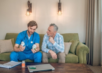 Mengapa Perawat Visit Penting untuk Luka Diabetes