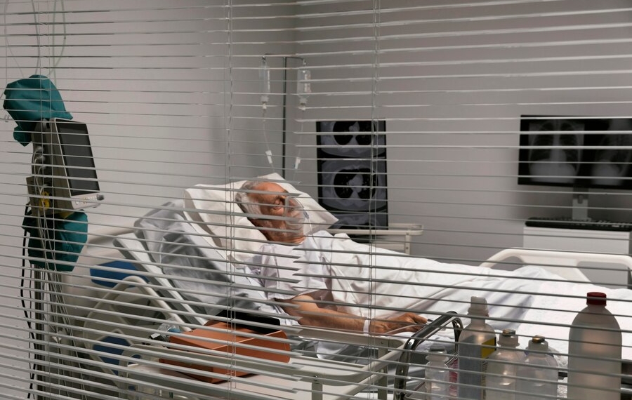 perawat ICU di rumah